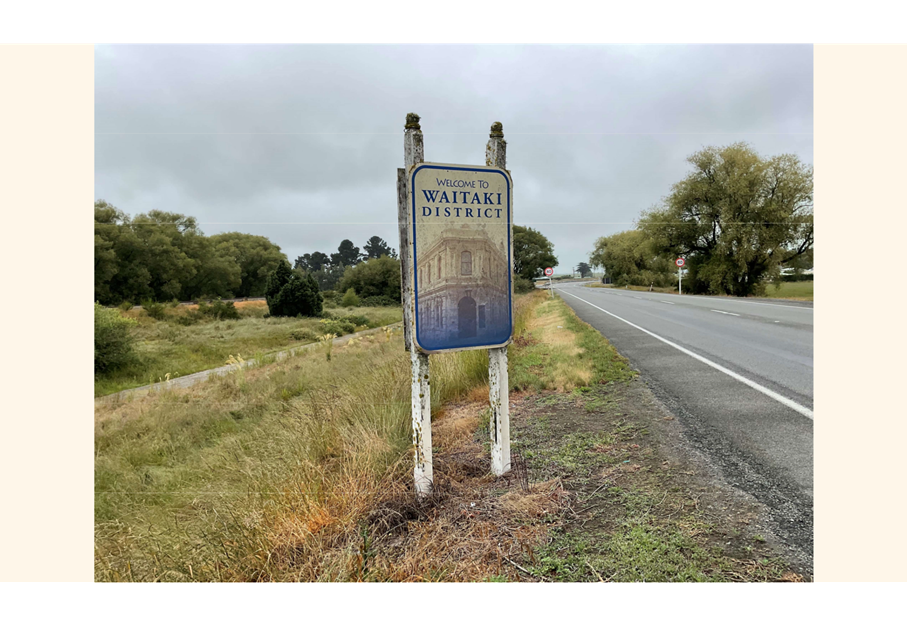 A sign on the side of a road

AI-generated content may be incorrect.